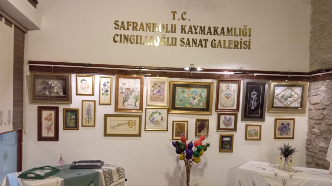 Cıngıllıoğlu Sanat Galerisi'nde 100. Yıl Sergisi Açıldı